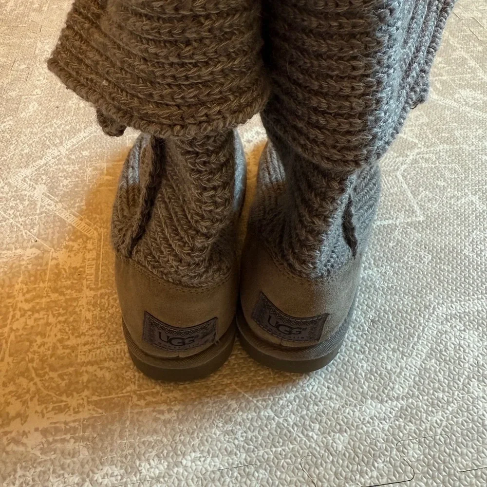 UGG Lattice Cardy Boots Women 7 Grey Knit Button Mid Calf Y2K